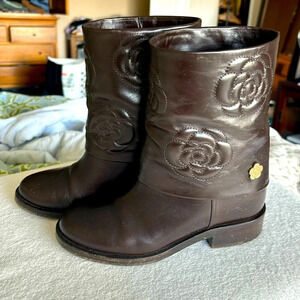 EUC CHANEL dark brown leather Camellia CC Motorcycle ankle boots sz 37 1/2